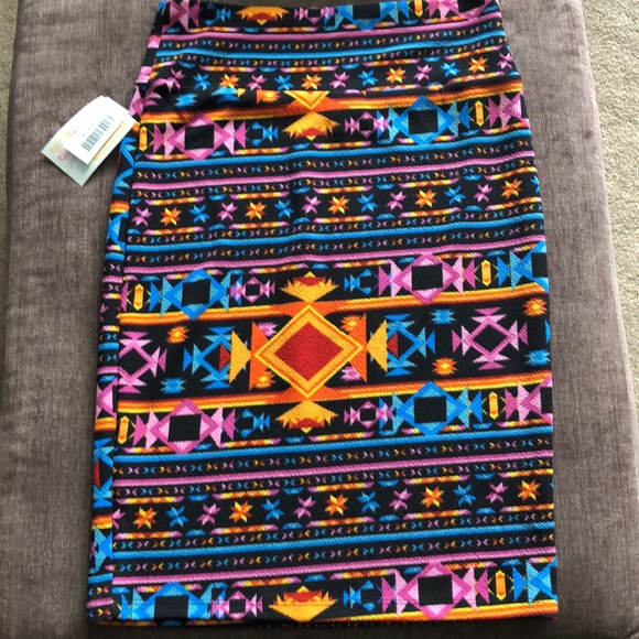 NWT Size M Lularoe Cassie - Picture 3 of 3